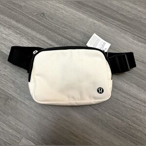 Lululemon 1L White Canvas Belt Bag